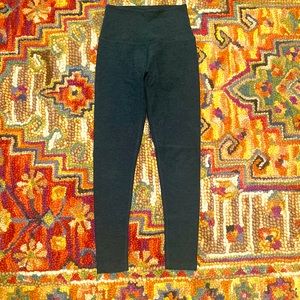 BARELY WORN Beyond Yoga Leggings